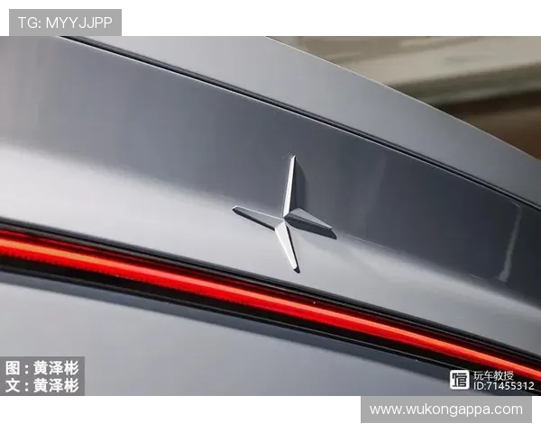 任子威今天刚买的新车，朋友圈秀得跟明星似的，普通人啥时候能碰到这种运气？