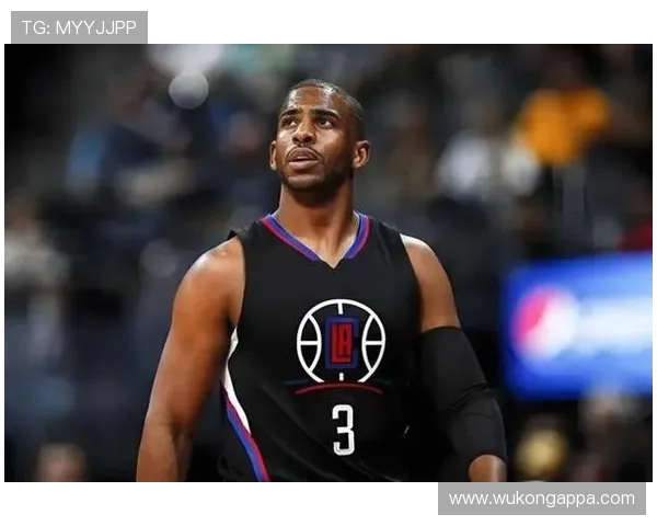 奥斯卡·罗伯特森助攻突破关键回合，效率明显优于同期组织后卫