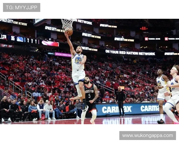 汤普森借库里挡拆无球跑位三分效率回暖