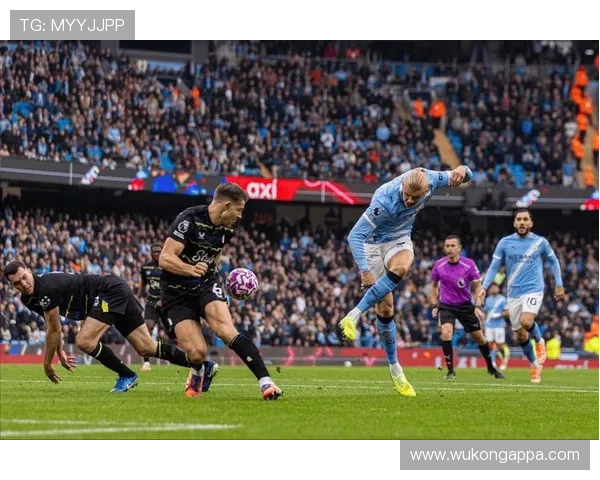 曼城关键比赛控制力下降，表现波动影响争冠形势