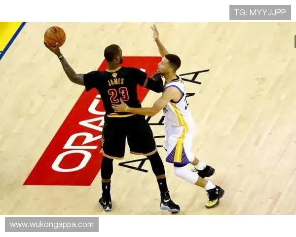 勒布朗挡拆制造错位拉开与库里得分结构差距